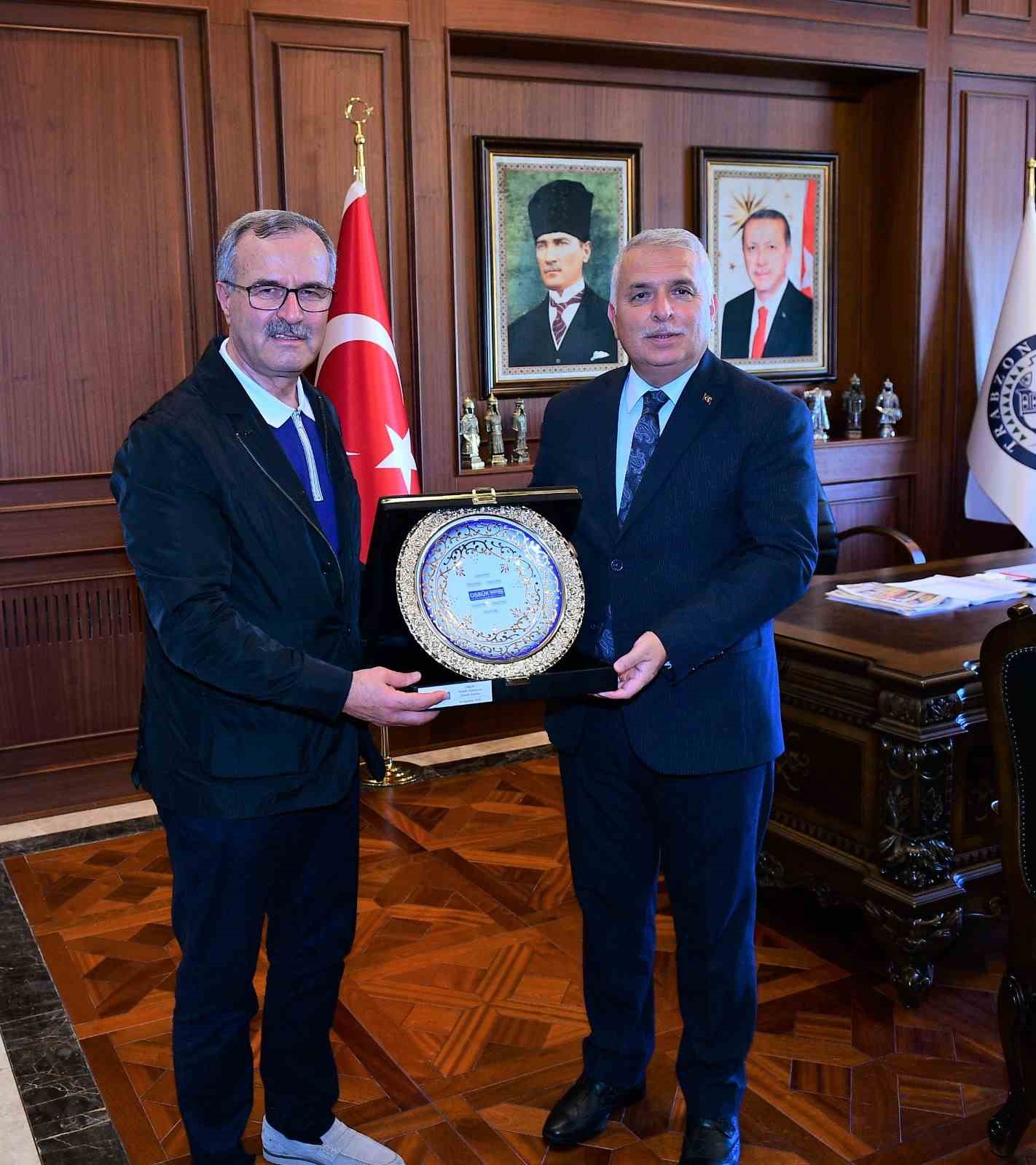 OSBÜK Başkanı Memiş Kütükcü, Vali Aziz Yıldırım’ı Ziyaret Etti