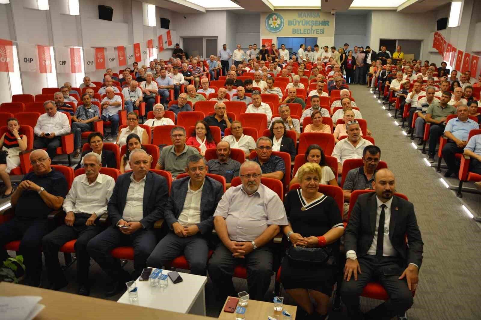 Yunusemre CHP’de yeni başkan Turan oldu