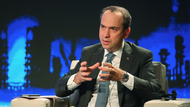 Enerji Bakanı Bayraktar'dan heyecanlandıran petrol açıklaması: Eylülde Van'da sondaj yapacağız