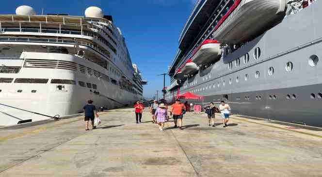 Bodrum’a 2 gemide bin 960 turist geldi