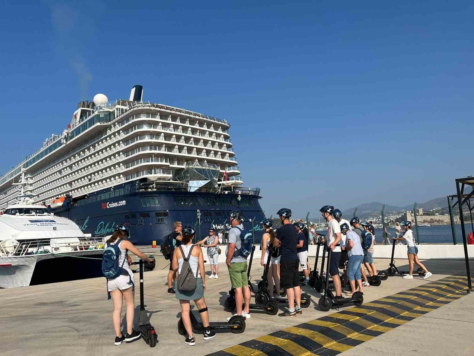 Tam kapasiteyle Bodrum’a geldi