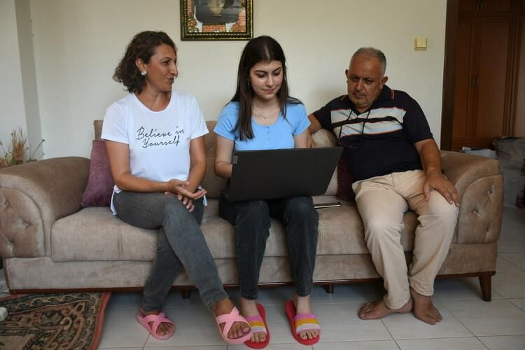 Depremde yaralanan Hataylı Başak, Türkiye 97'ncisi olarak hayalindeki bölümü kazandı