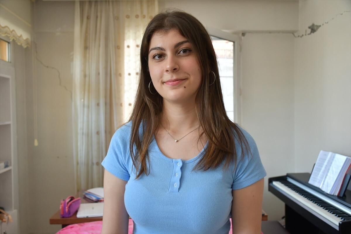 Depremde yaralanan Hataylı Başak, Türkiye 97'ncisi olarak hayalindeki bölümü kazandı