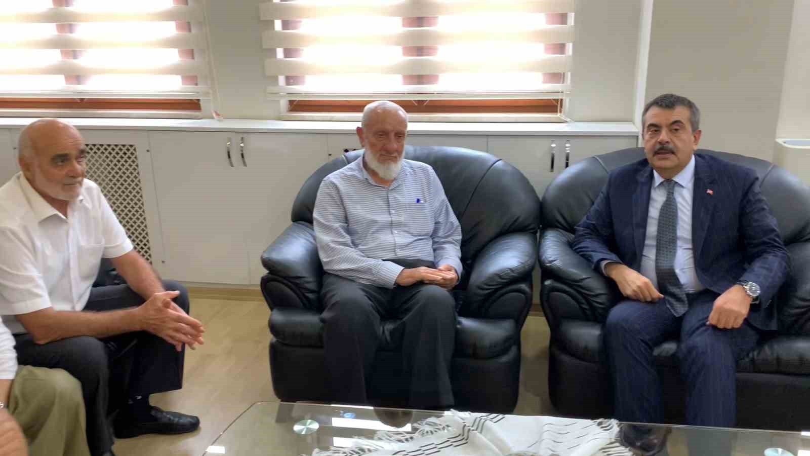 Bakan Tekin: “11 ilde eğitim-öğretimin sorunsuz şekilde başlayabilmesi için gereken tedbirleri aldık”