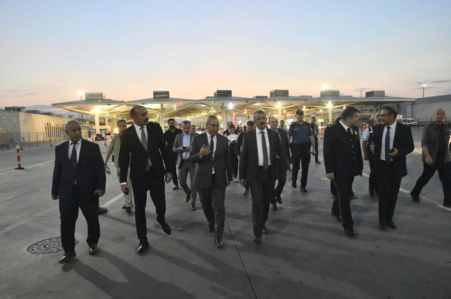 Vali Sezer Selimiye Camii’ni inceledi