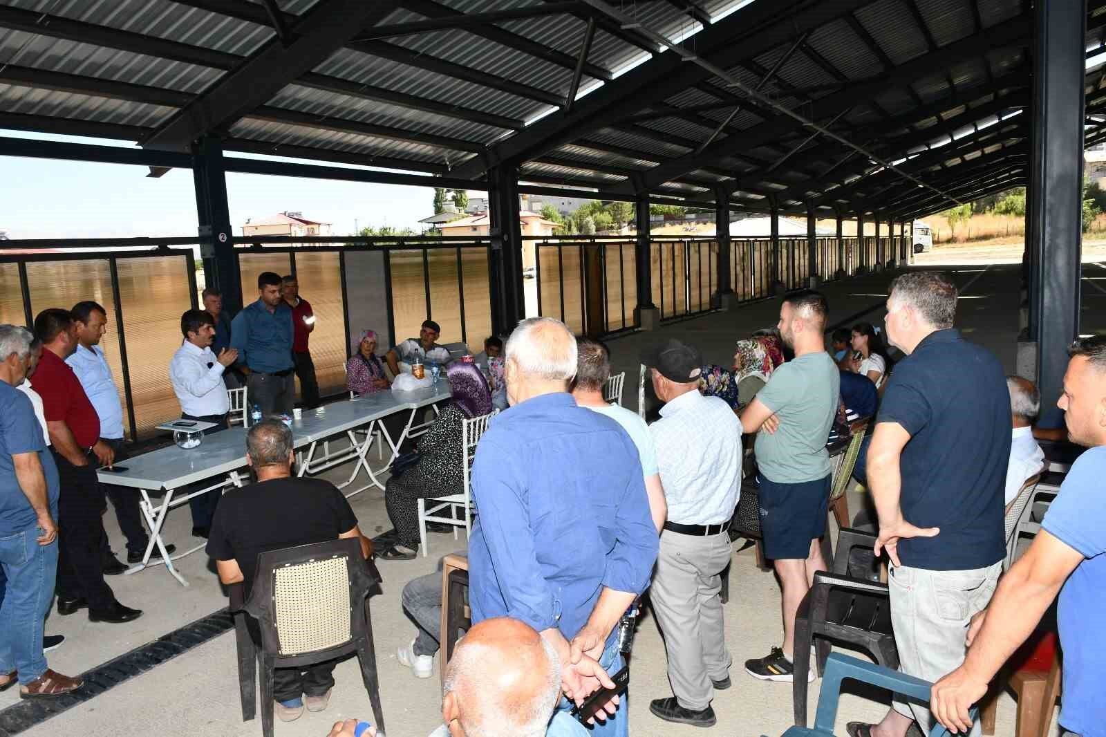 Tufanbeyli’de köy pazarının pazarcıları kurayla belirlendi