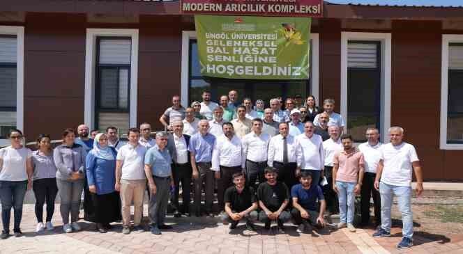 Bir yılda 9 farklı dalda ödül alan dünya birincisi Bingöl balında hasat başladı