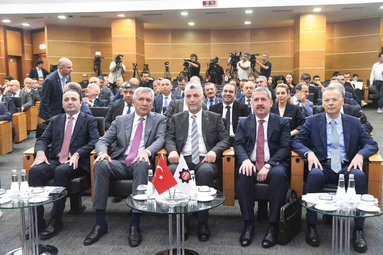 Bakan Bolat: ’’Bu yıl ihracat hedefimiz 265 milyar dolar’’