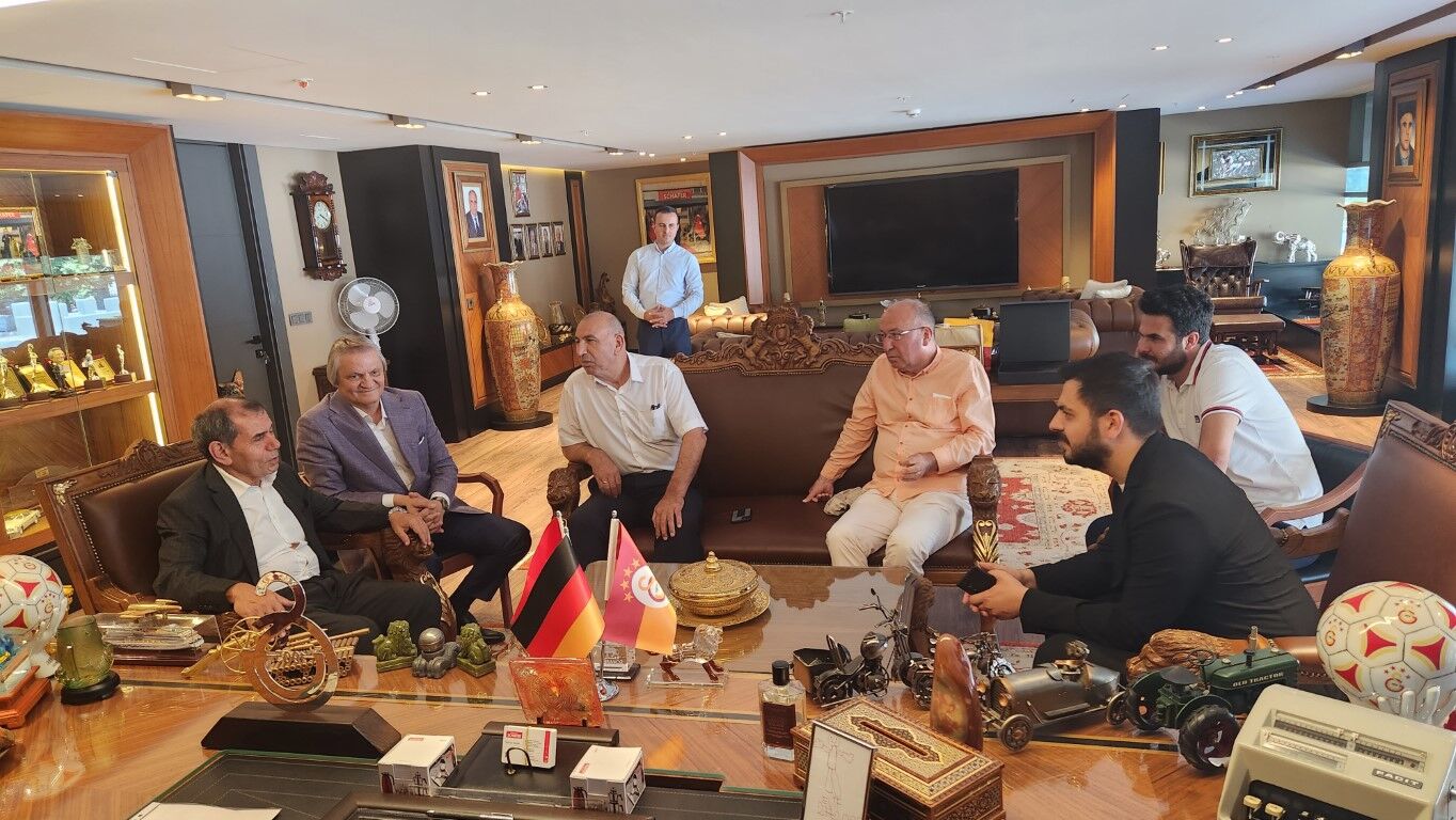 Dursun Özbek: 'Benim görevim, Galatasaray ailesini bir araya getirmek'