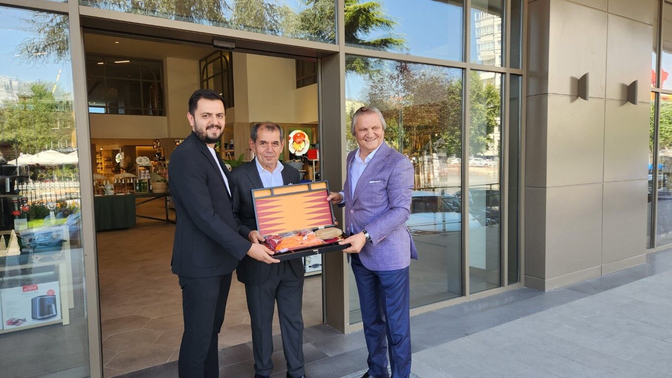 Dursun Özbek: 'Benim görevim, Galatasaray ailesini bir araya getirmek'