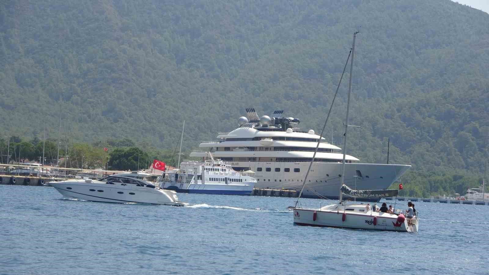 Manchester City’nin sahibi El Nahyan’ın süper yatı ’Blue’ Marmaris’e demir attı