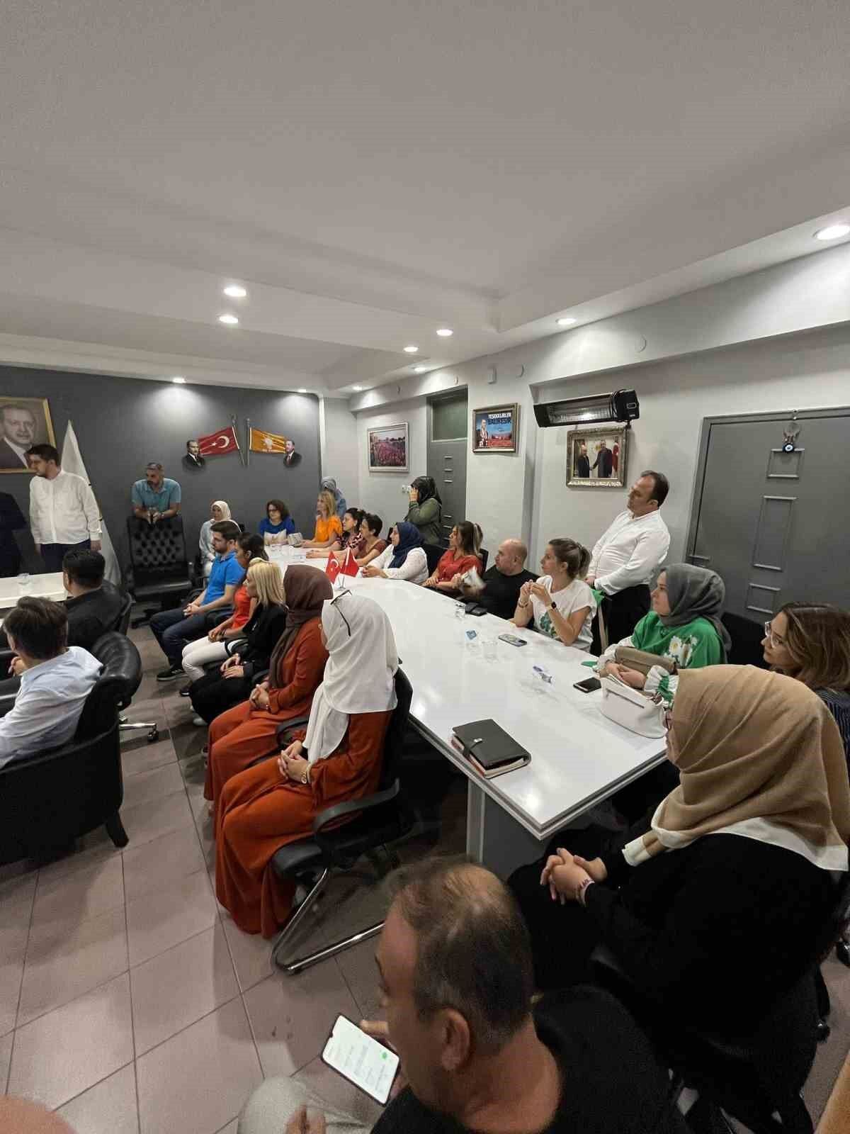 Karesi AK Parti’de Hakan Aka bayrağı devraldı