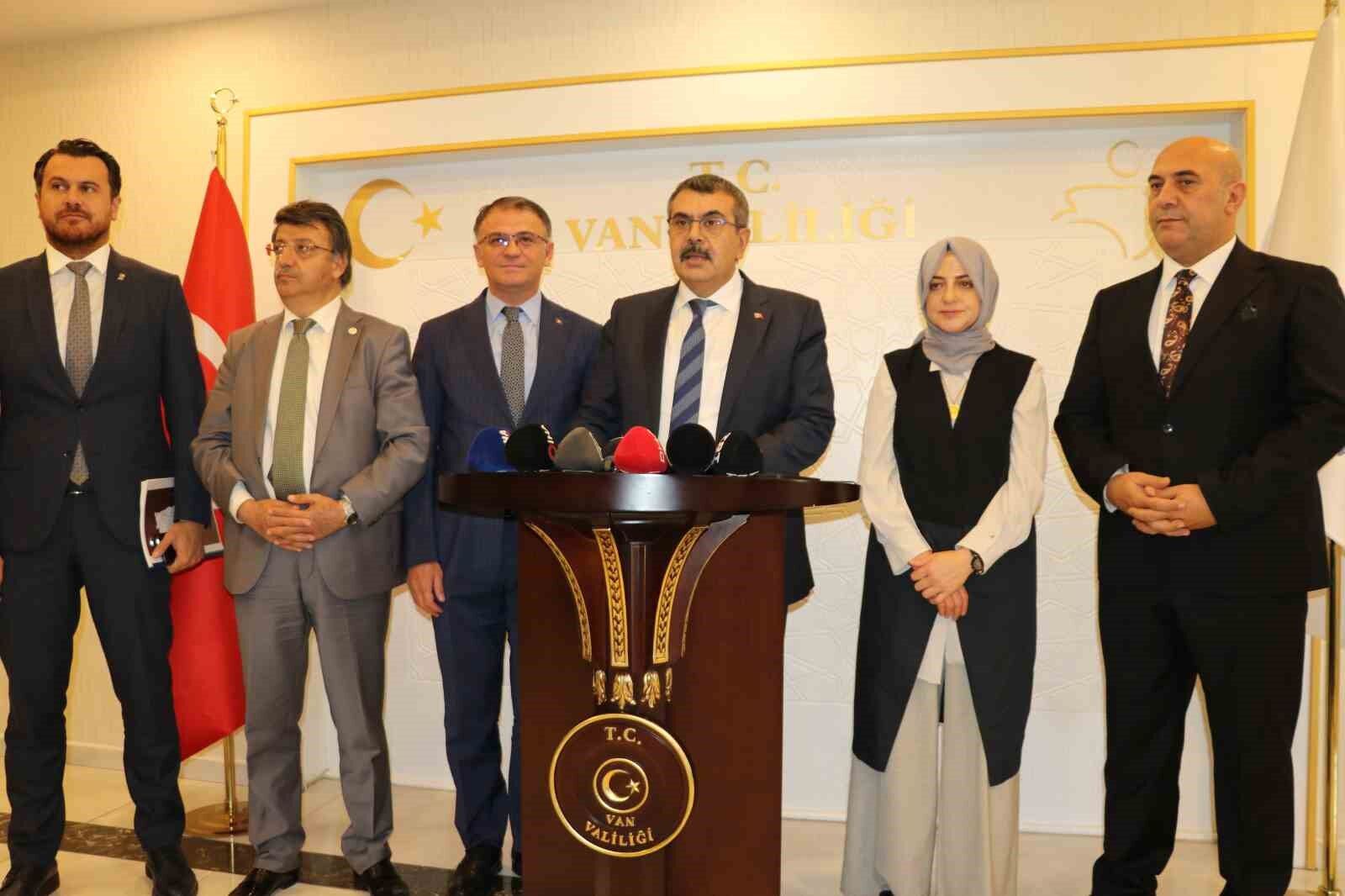 Milli Eğitim Bakanı Tekin: “Türkiye’de 20 milyon öğrenci ders başı yapacak”