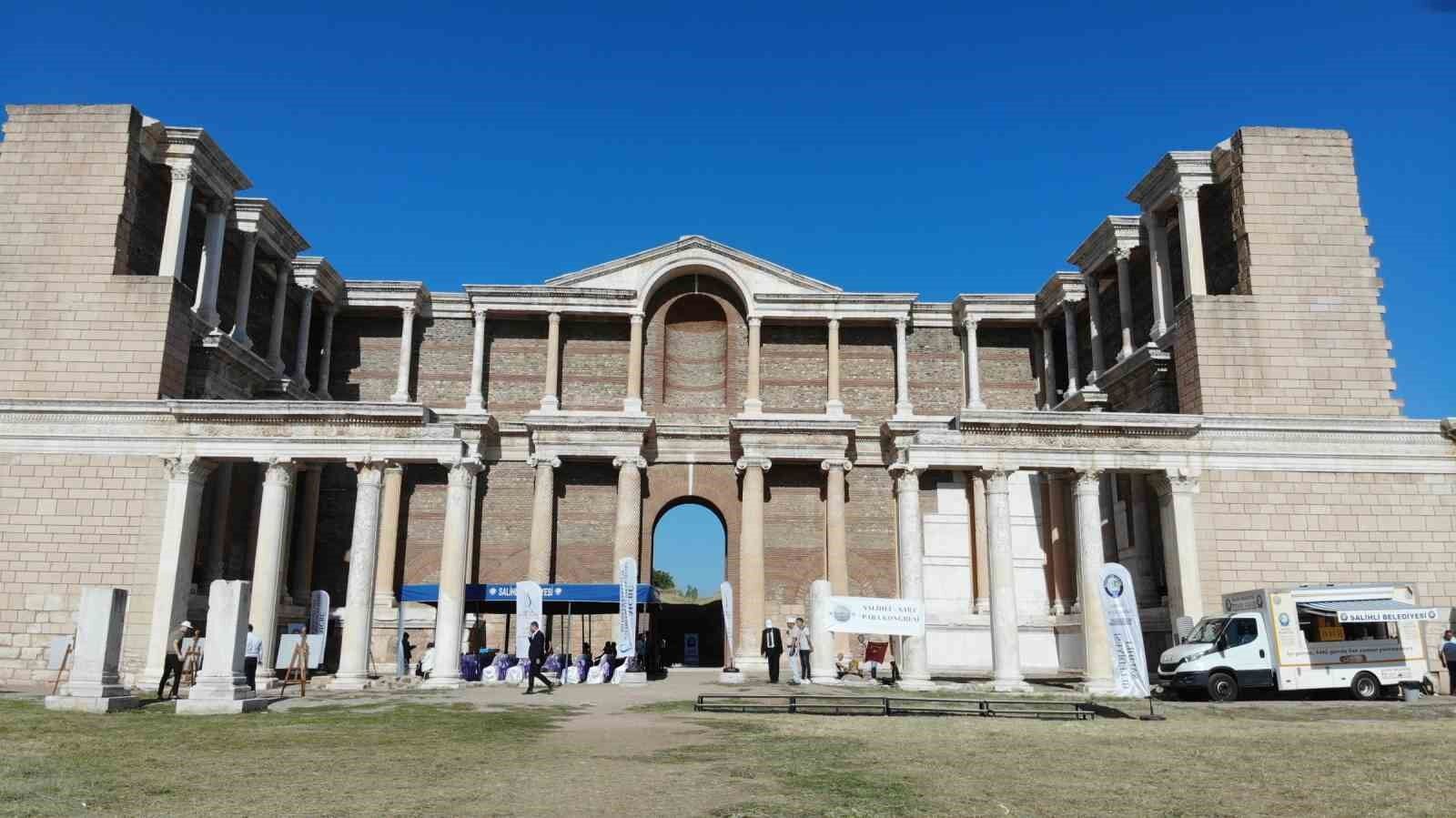 Paranın ilk basıldığı Sart’ta para politikaları konuşuldu