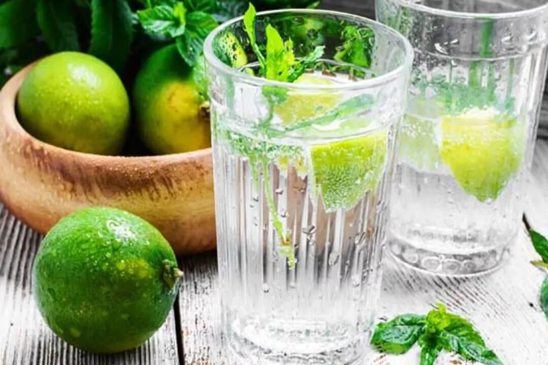 En sağlıklı maden suyu hangisi? Hangi doğal maden suyu içilmeli? Maden suyunun faydaları...