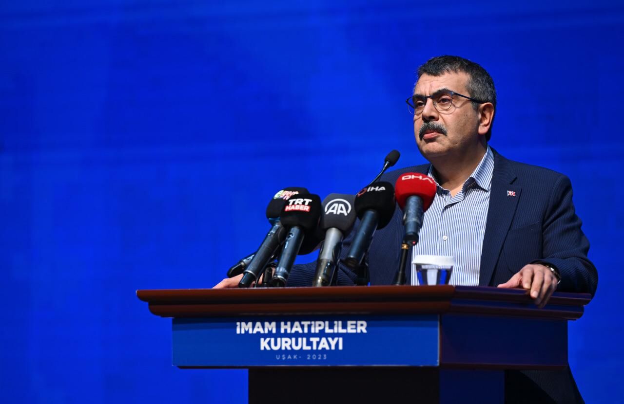 Bakan Tekin'den imam hatip okullarıyla ilgili açıklama