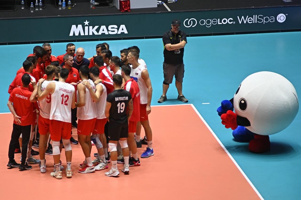 A Milli Erkek Voleybol Takımı Sırbistan'ı 3 - 1 yendi!