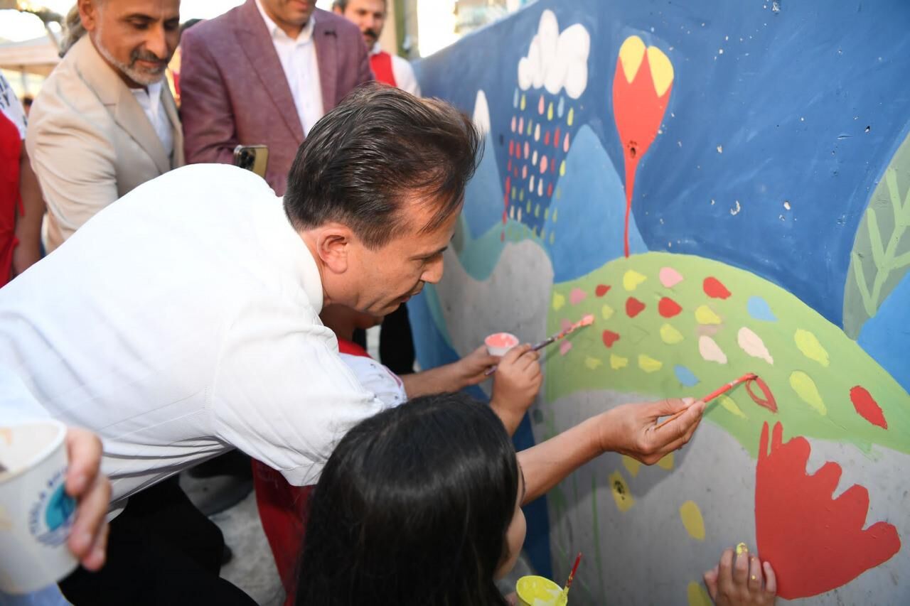 Başkan Yazıcı sözünü tuttu, Tuzla’nın özel çocuklarına cağ kebabı pişirdi