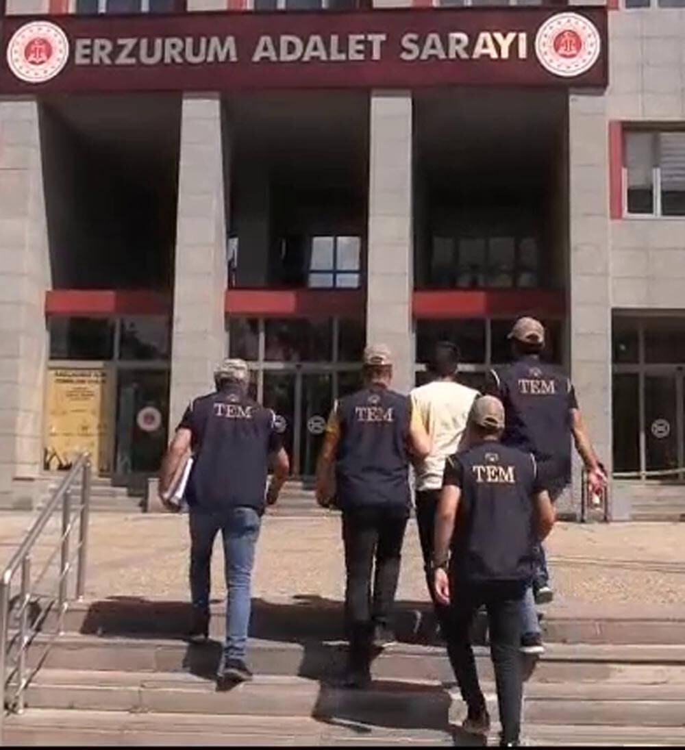Terör örgütünde çözülme devam ediyor: 2 PKK'lı teslim oldu