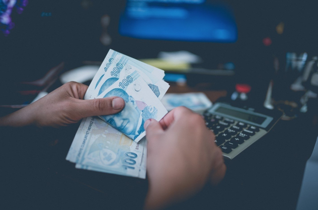 Memur ve memur emeklilerinin kazanımlarının detayları belli oldu! En düşük memur maaşında yüzde 46 artış