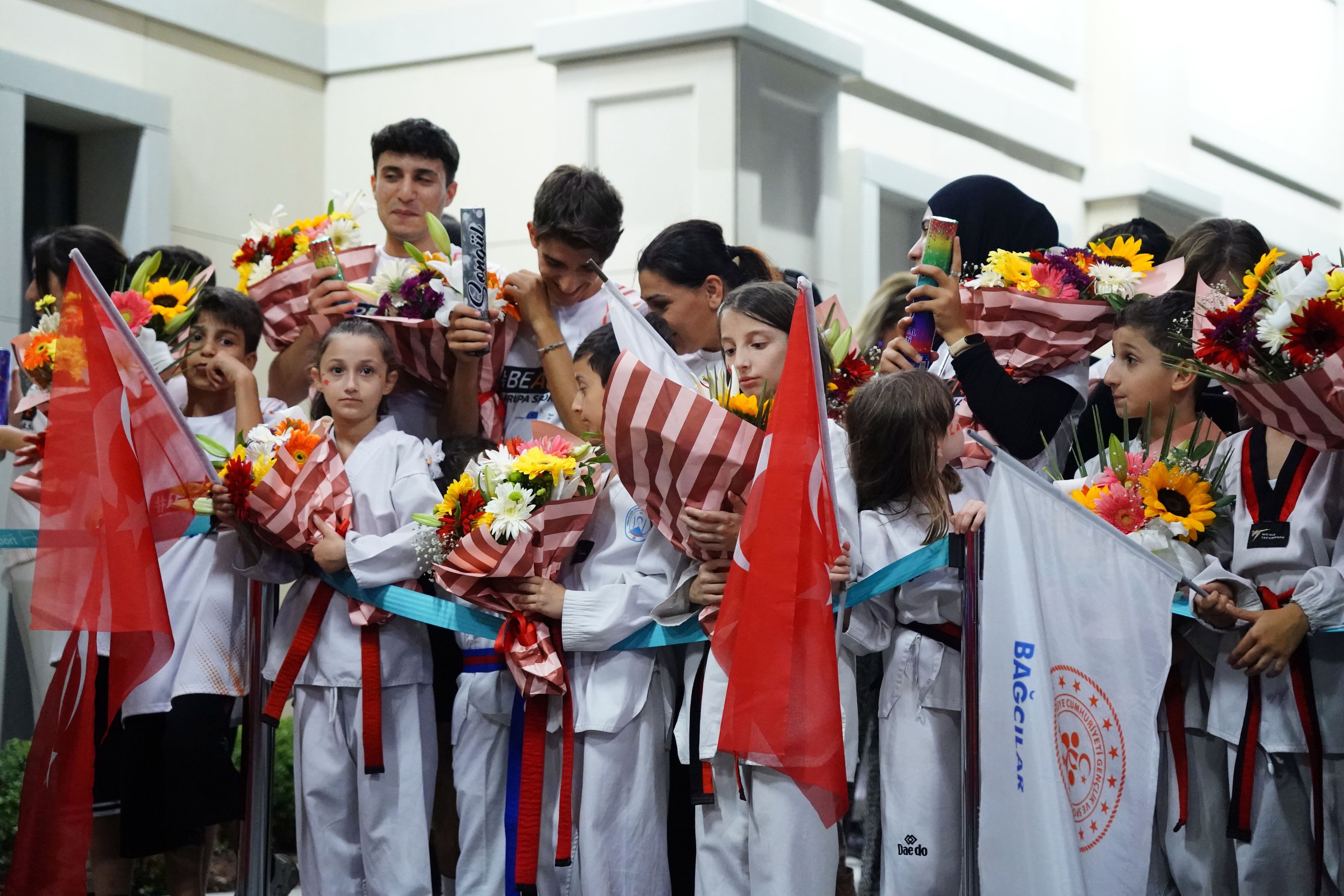 2024 Paris Olimpiyatları’na katılma hakkı kazanan Filenin Sultanları, Türkiye’ye döndü