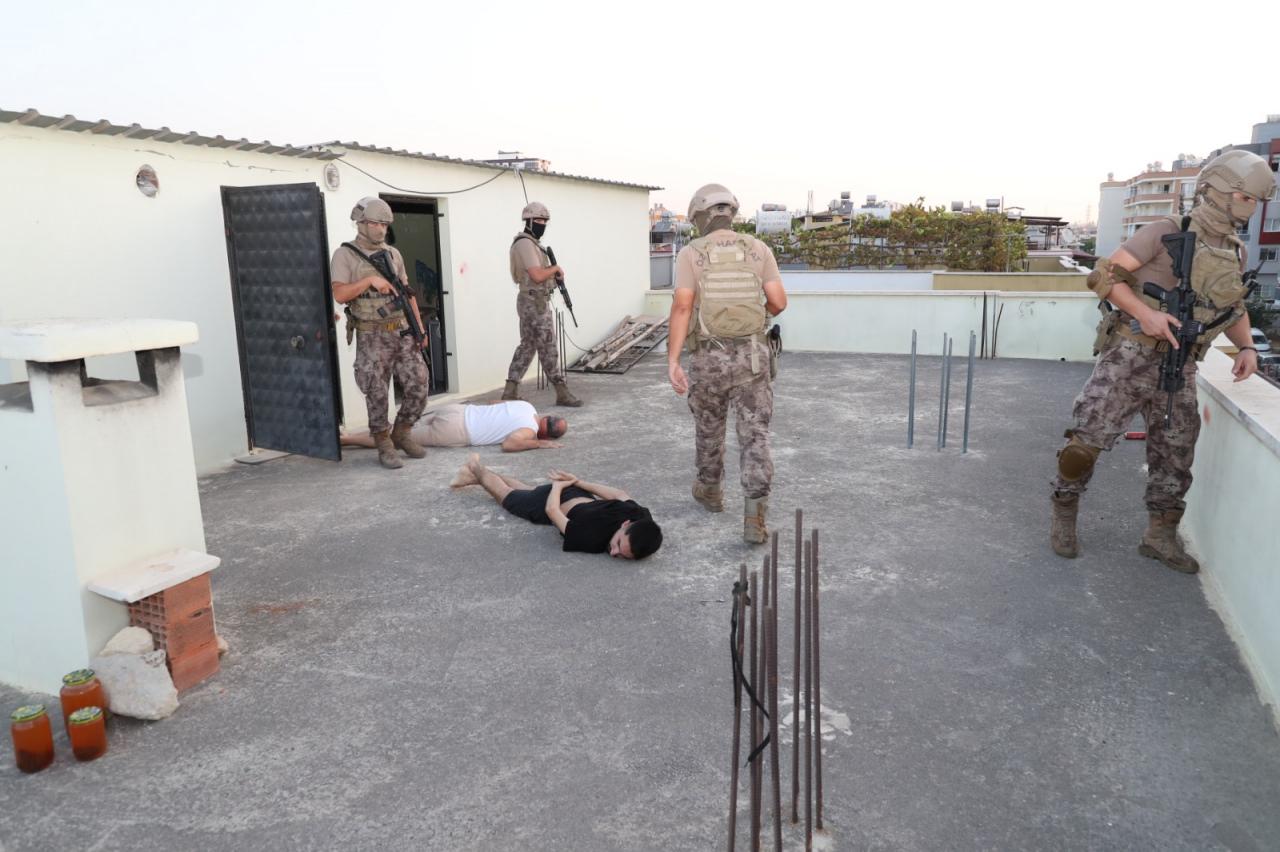 Mersin'de tefeci operasyonu: 14 şüpheli gözaltına alındı