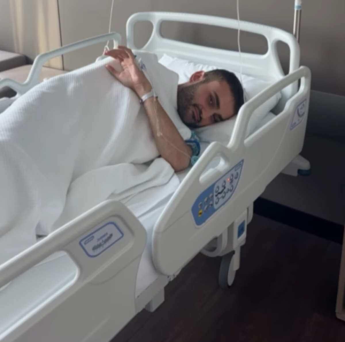 CZN Burak hastaneye yatırıldı