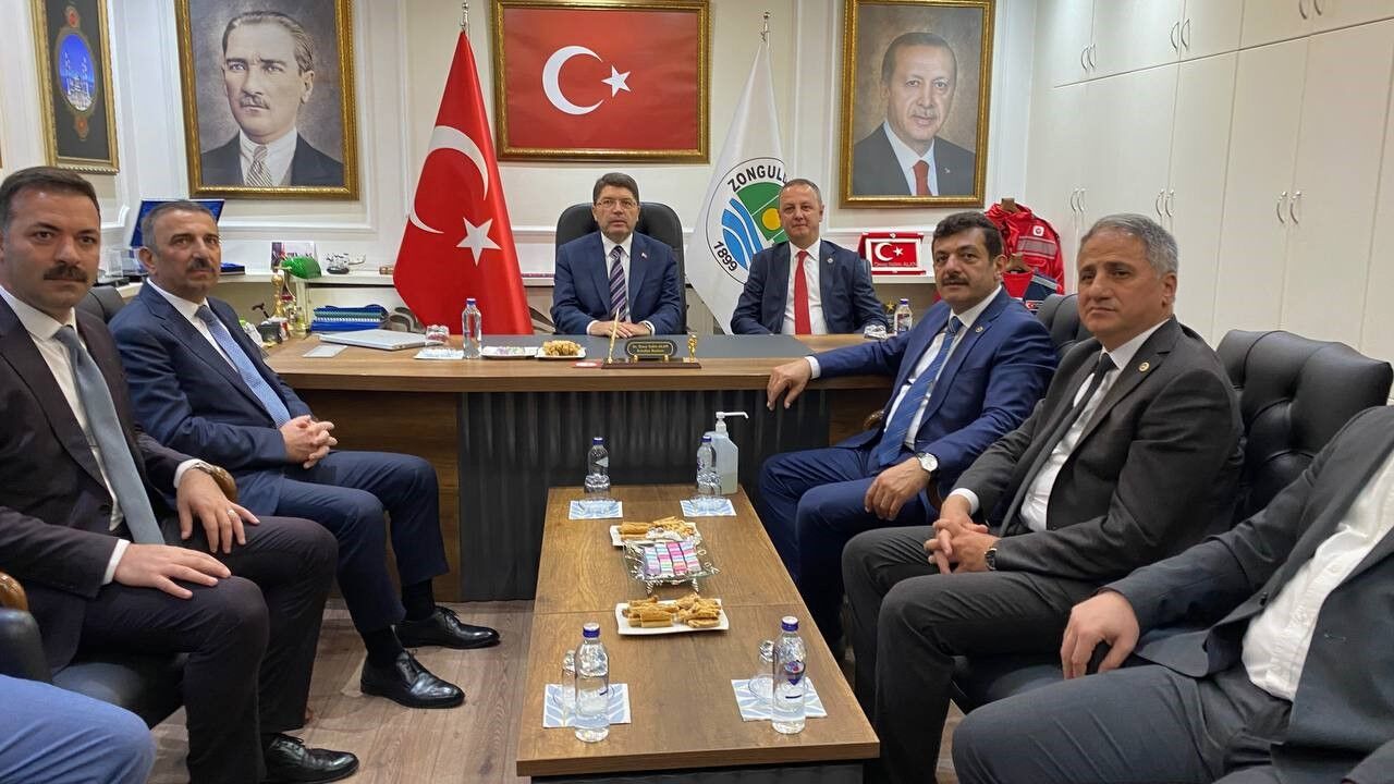 Bakan Yılmaz Tunç, Zonguldak Belediyesi’ni ziyaret etti