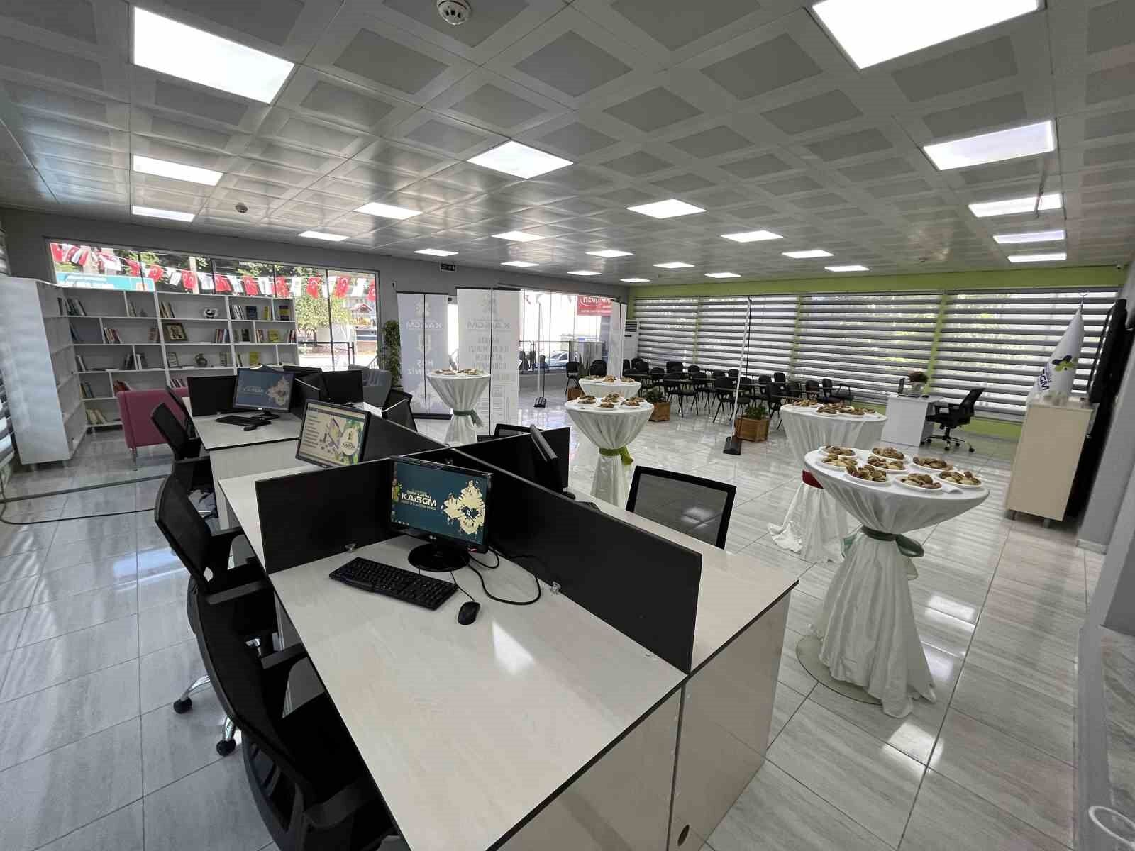 İstihdamı destekleyecek olan kariyer merkezi Tarsus’ta açıldı