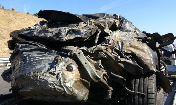 Balıkesir'de 3 otomobilin karıştığı kaza: 2 ölü, 7 yaralı