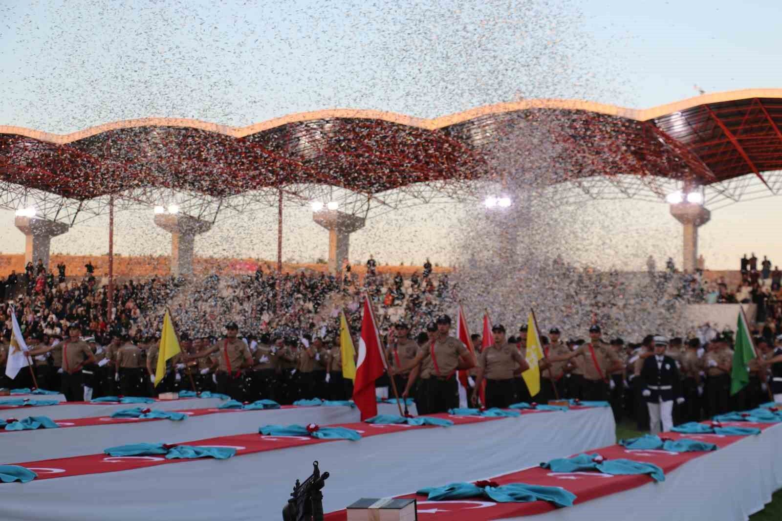 Bakan Yerlikaya: “Emniyet, Jandarma ve Sahil Güvenlik gibi köklü kolluk teşkilatlarımız sayesinde iç huzurumuzu hamdolsun üst seviyede koruyoruz”