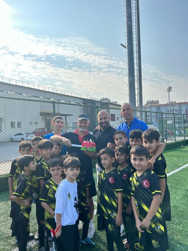 63. yaşını da yeşil sahalarda kutladı