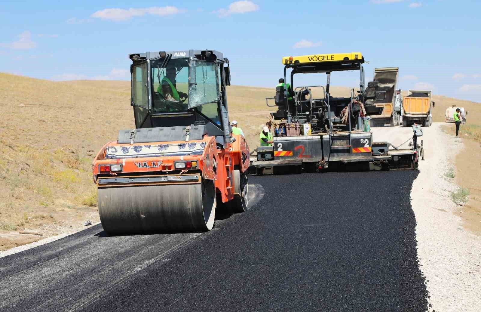 Van Büyükşehir Belediyesinden asfalt çalışması