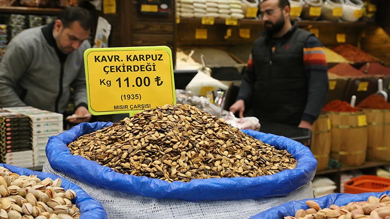 Karpuz çekirdeğinin faydaları nelerdir? Karpuz çekirdeği yenir mi, nasıl yenir?