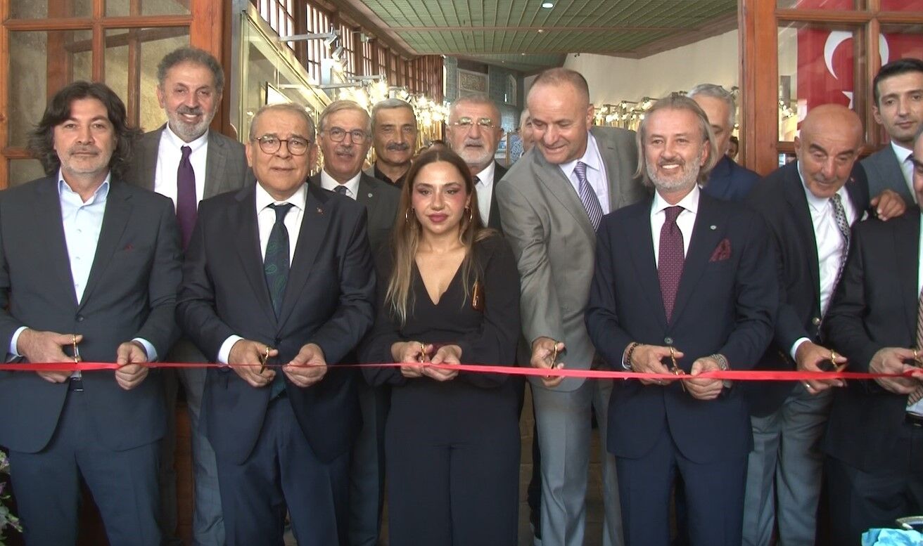 Rüstem Paşa Camii’nin laleleri Yeni Cami Hünkar Kasrı’nda sergilendi