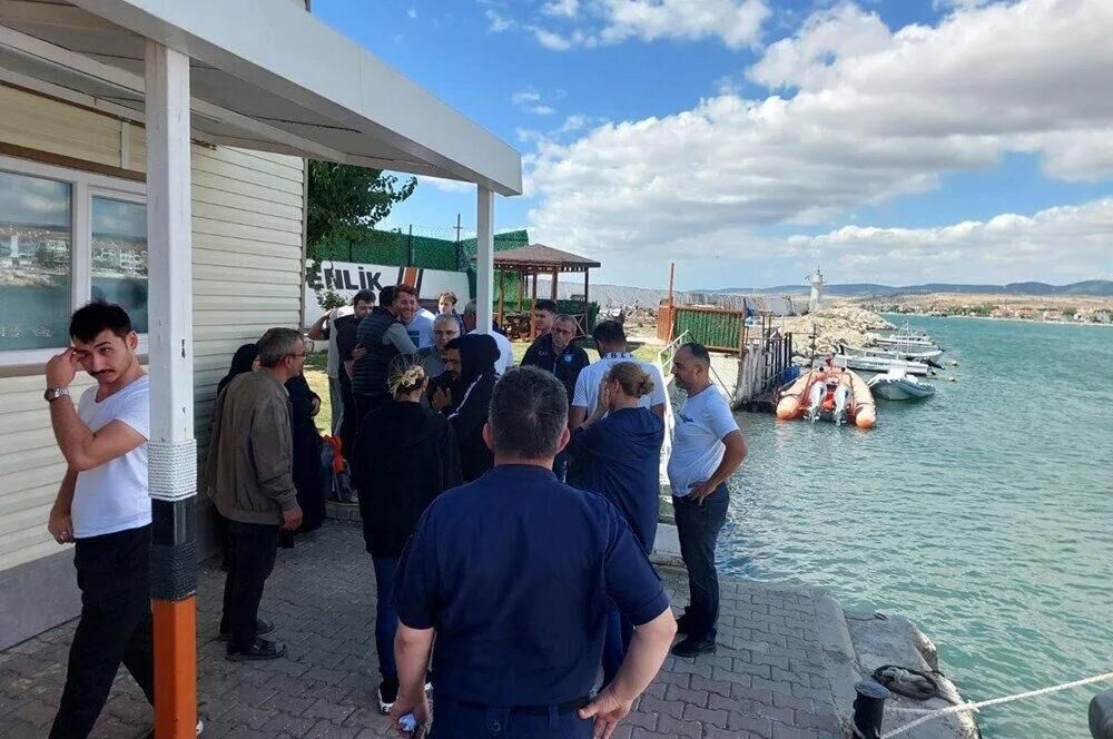 Marmara Denizi’nde kaybolan 4 kişi 13,5 saat sonra bulundu