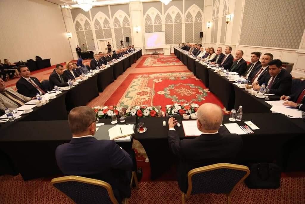 Karamollaoğlu ve Davutoğlu'ndan yerel seçimlerde 'iş birliği' açıklaması