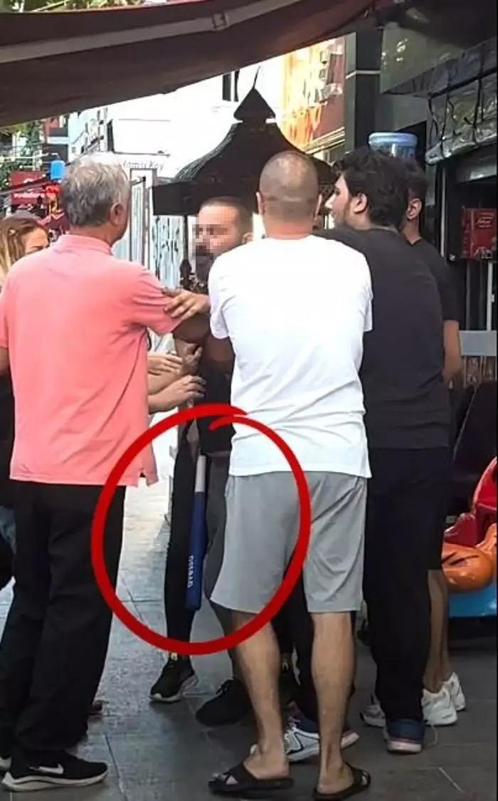 Erdoğan'a oy verdikleri için anne ve kızı darp edildi!