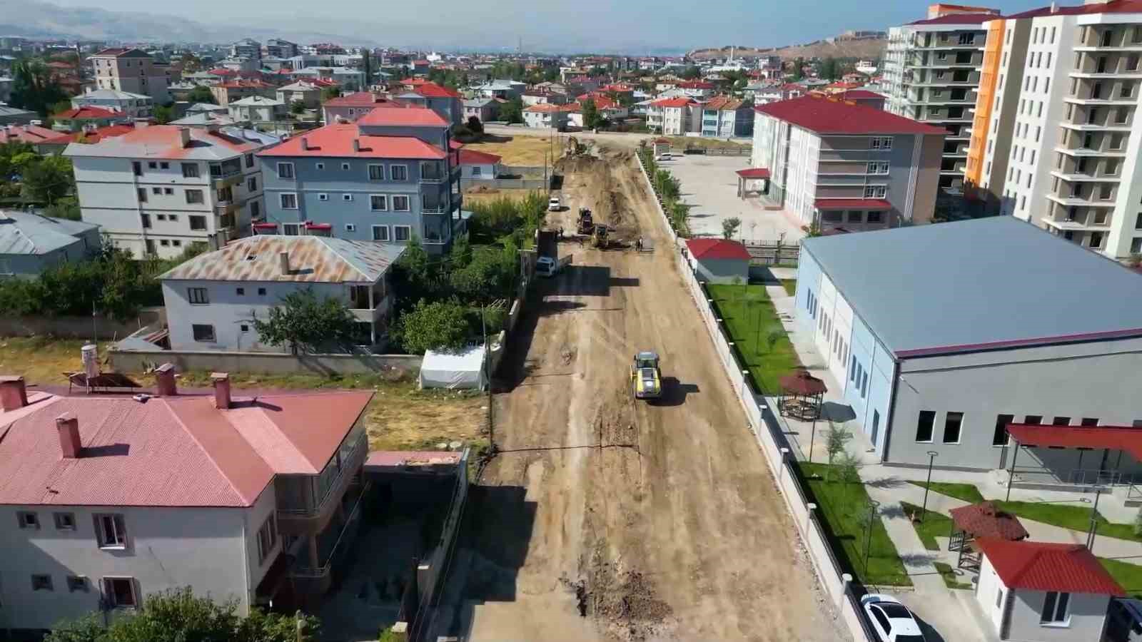 Tuşba Belediyesinden asfalt seferberliği