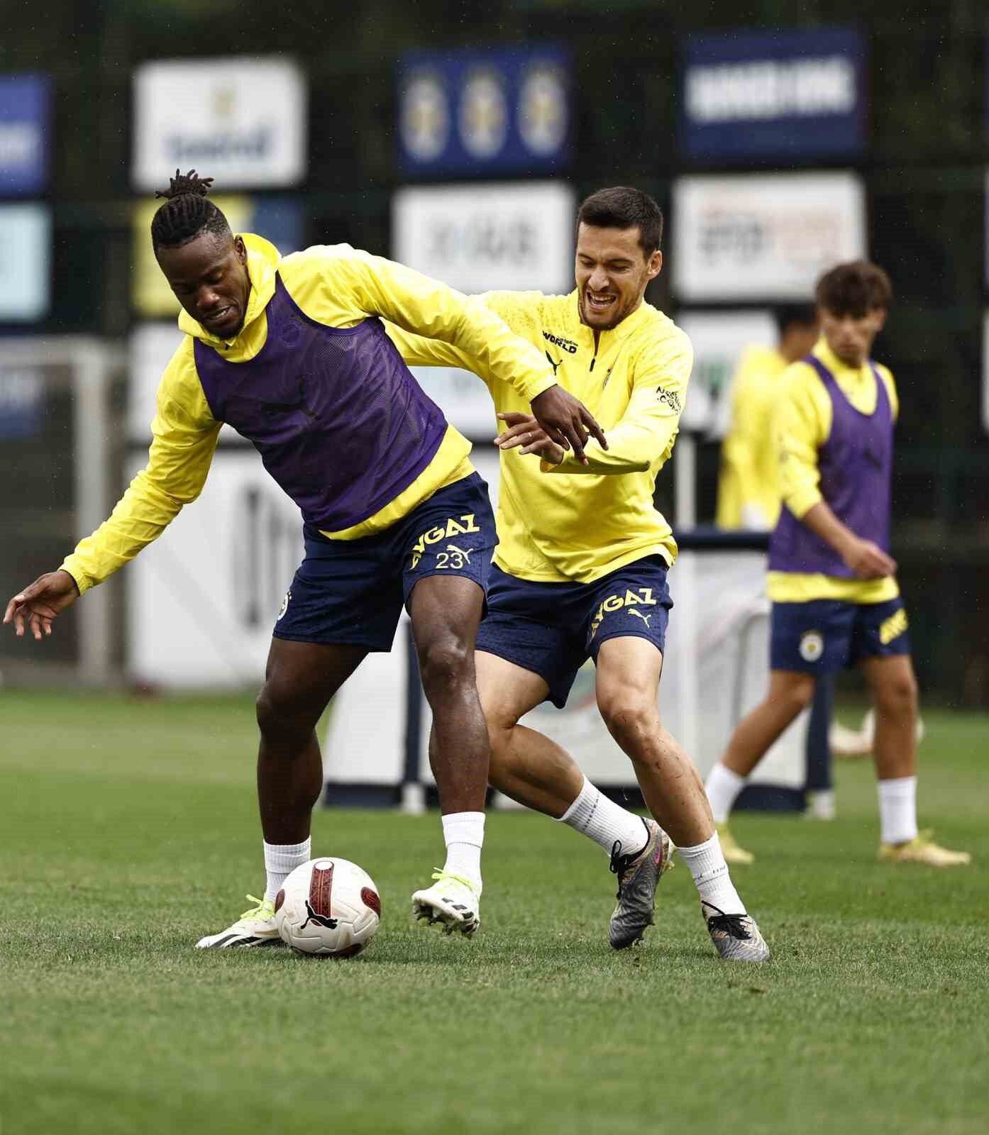 Fenerbahçe, Rizespor maçı hazırlıklarına başladı