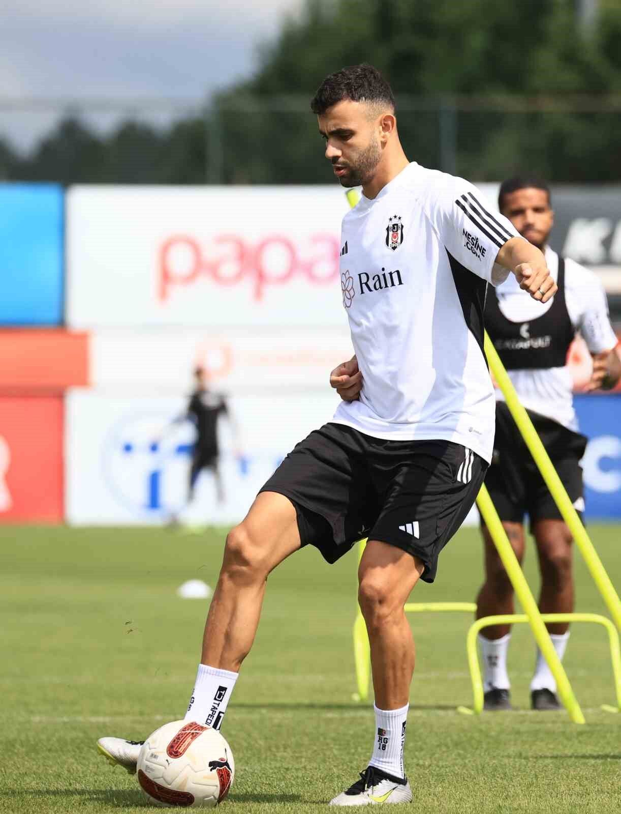 Beşiktaş’ta Eric Bailly, takımla ilk antrenmanına çıktı