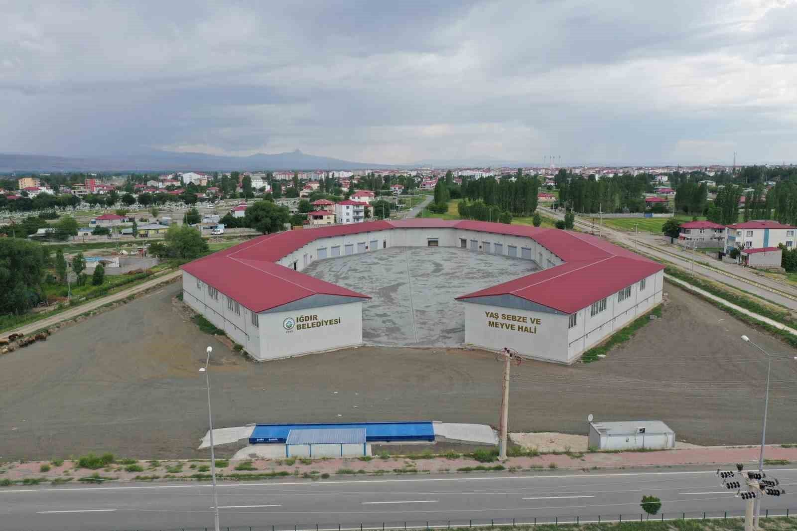 Iğdır yaş sebze ve meyve hali açılıyor