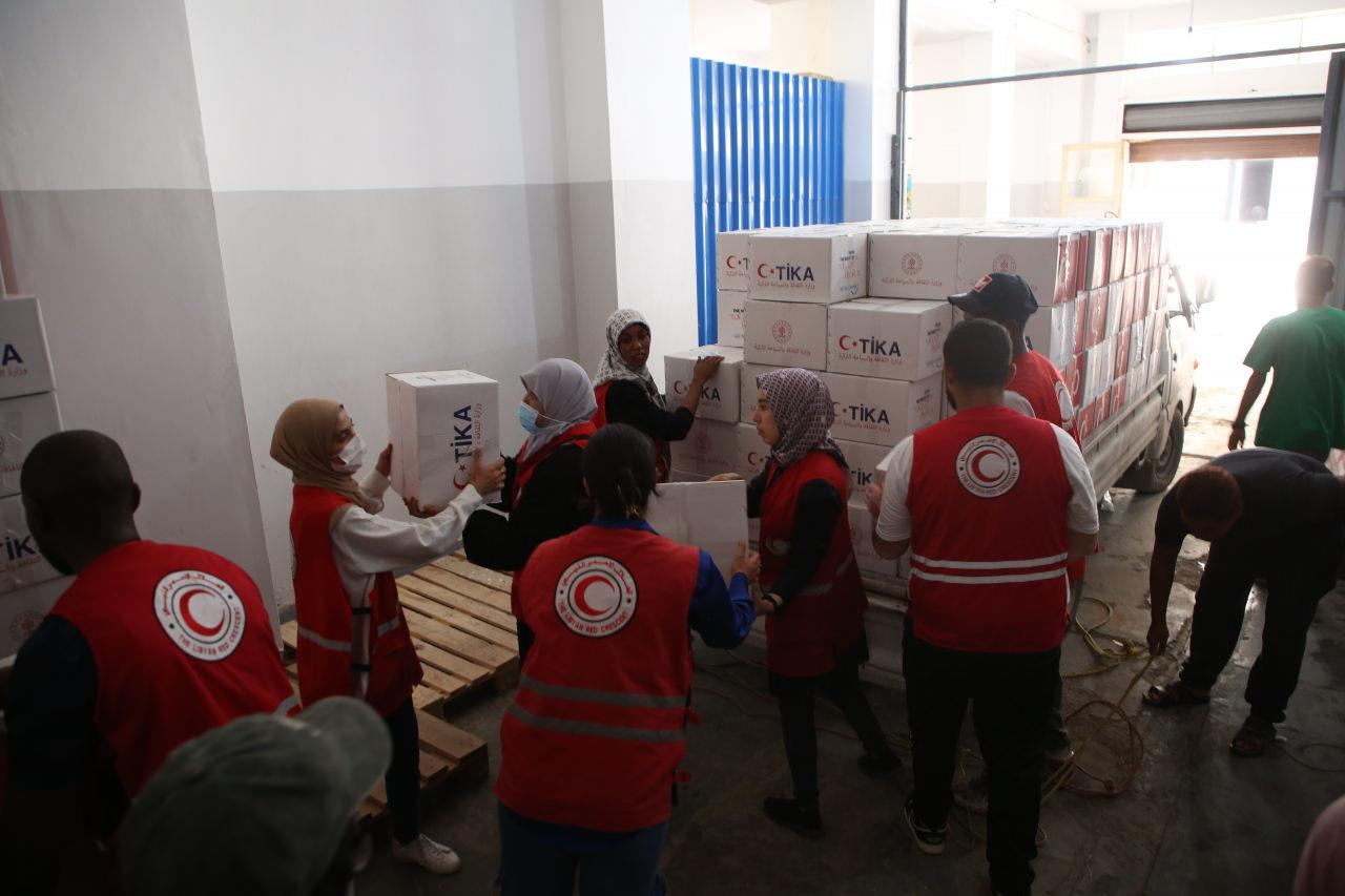 TİKA'dan Libyalı afetzedelere 5 bin gıda kumanyası