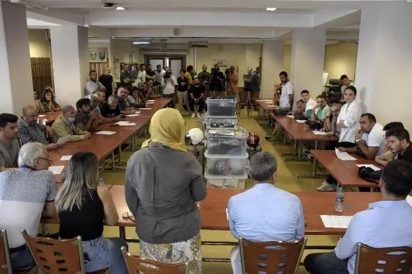 İETT'ye ait toplu taşıma araçlarında unutulan eşyalar açık artırmayla satıldı