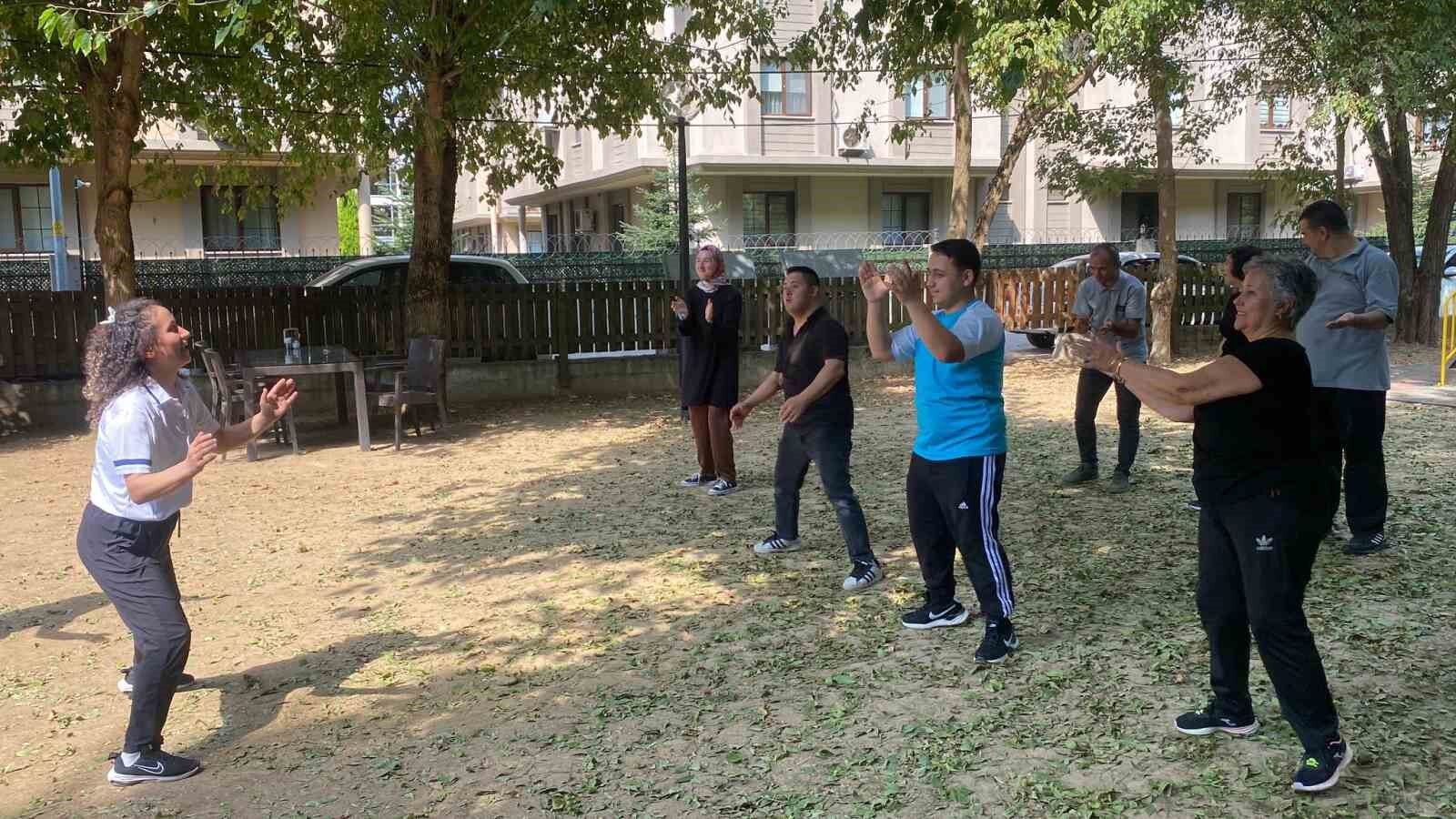 Özel çocuklar, sabah sporu ile iş başı yaptı