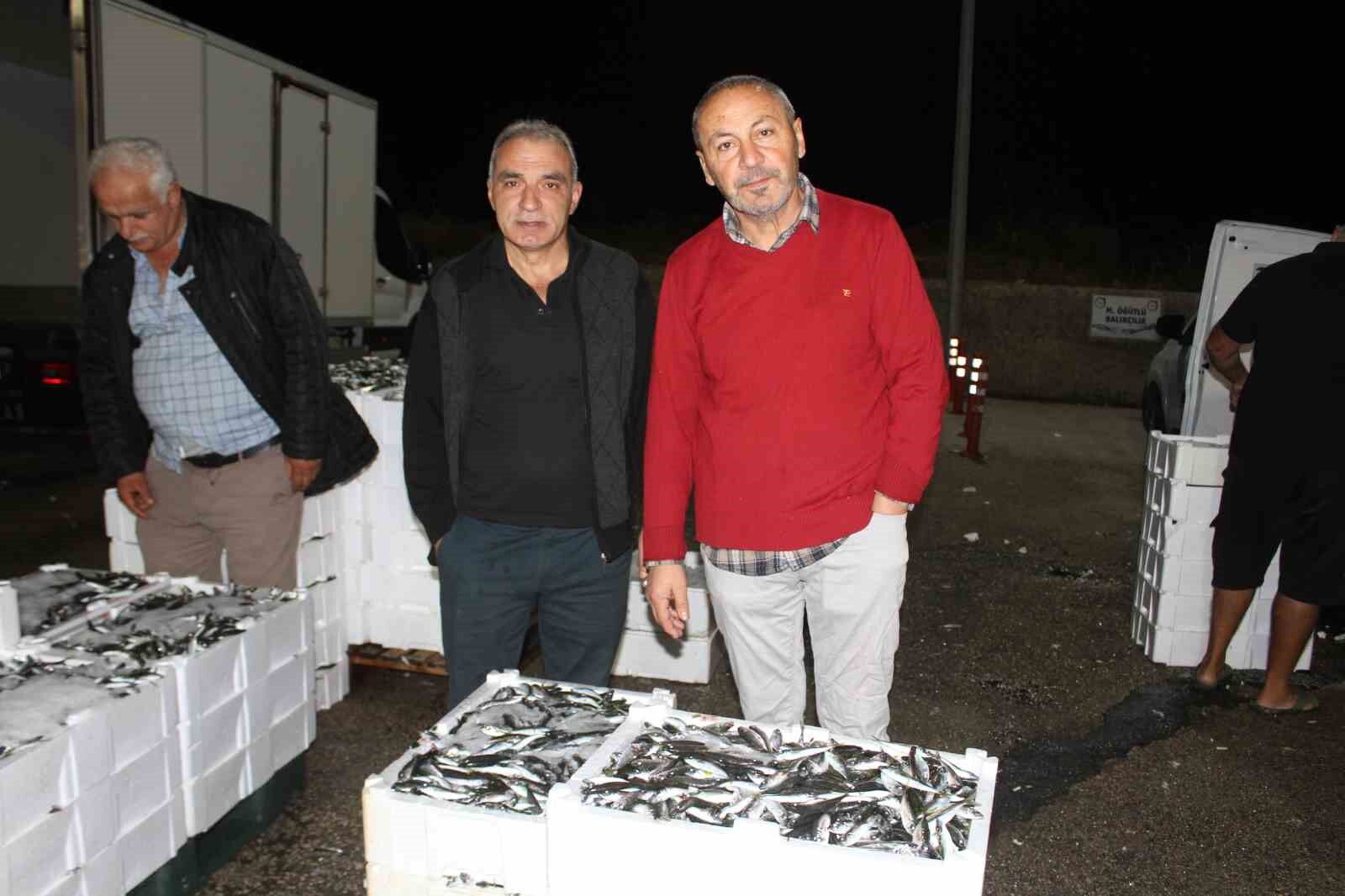 Tonlarca balık bir saatte tükeniyor