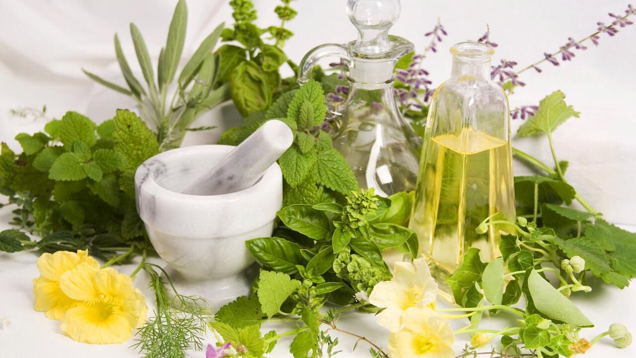 Saç beyazlamasına son! İbn-i Sina’dan 3 önemli yağ önerisi…