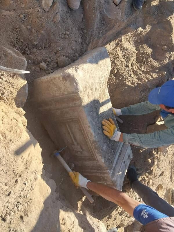 Konya'da 800 yıllık sunak bulundu