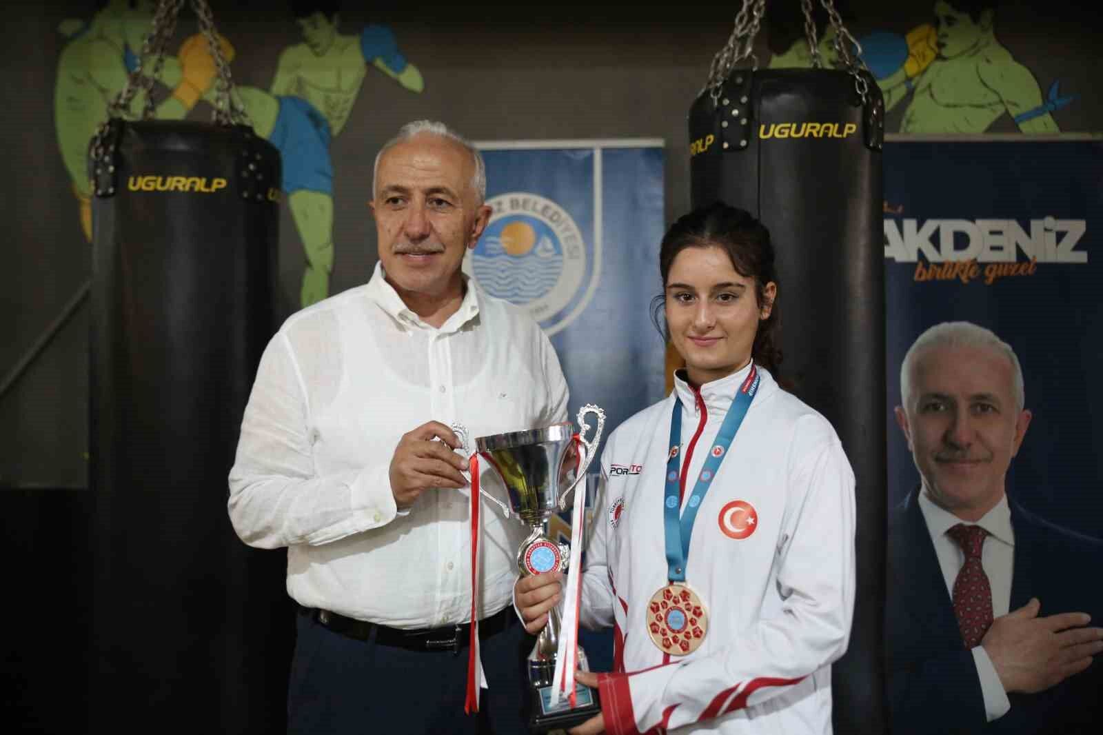 Avrupa’nın en büyüğü oldu, kız çocuklarının rol modeli haline geldi