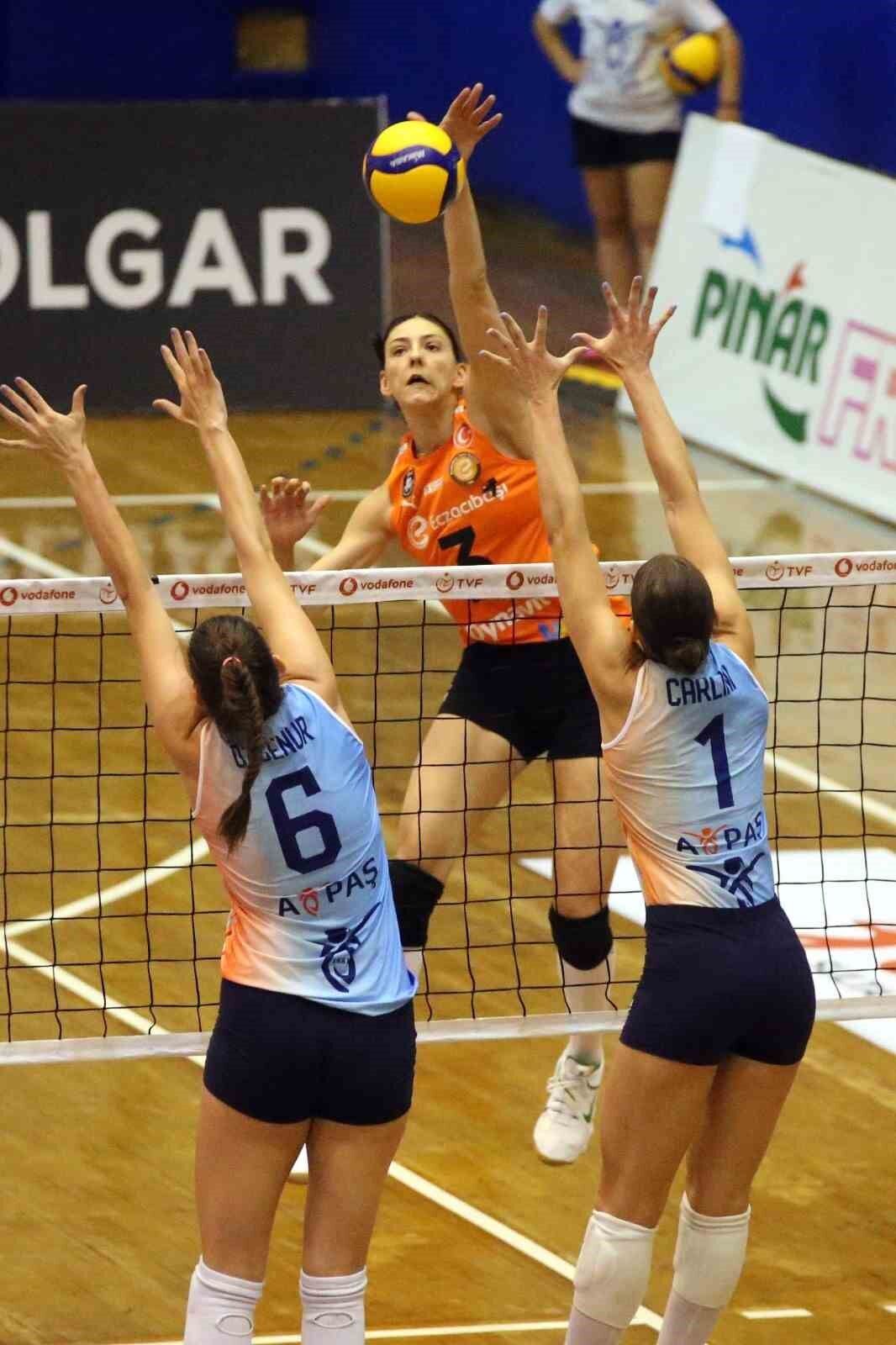 Sultanlar Ligi: Aydın Büyükşehir Belediyespor: 2 - Eczacıbaşı Dynavit: 3